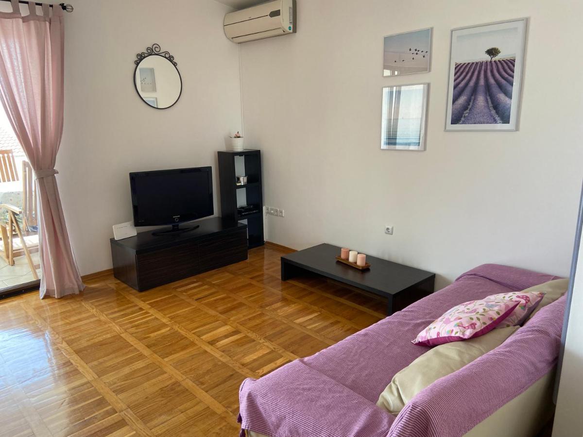 Pinezići Apartment Iris & Elena מראה חיצוני תמונה